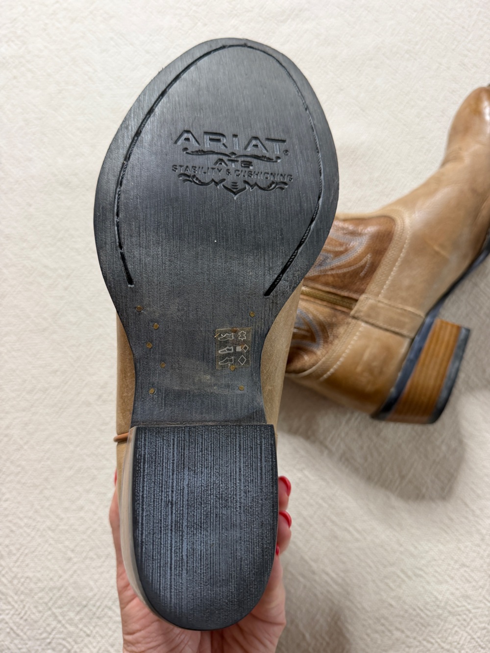 ARIAT Billie Unbridled Leather Beige Side Zip Short Ankle Boots 8 Western - Picture 9 of 11